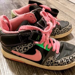 Nike hi-tops girls